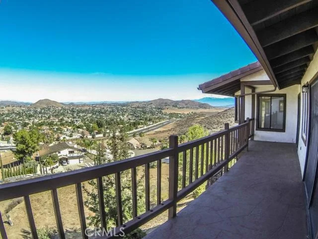 Unit for sale at 30990 Blackhorse Drive, Canyon Lake, CA 92587