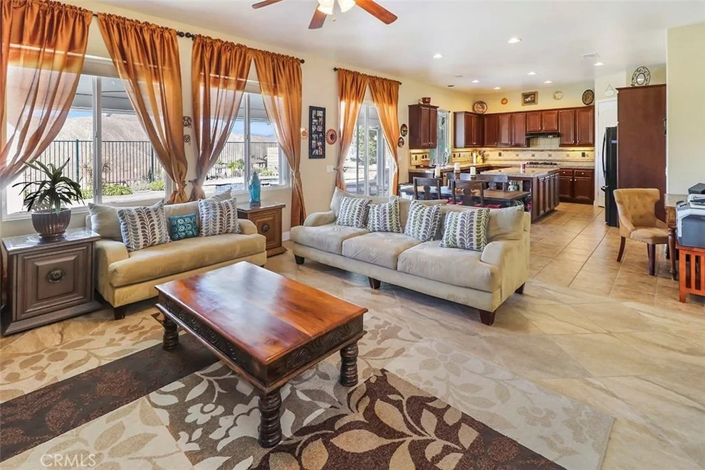 Unit for sale at 17229 Crest Heights Drive, Canyon Country, CA 91387