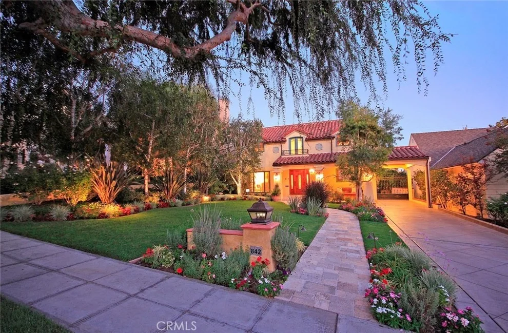 Unit for sale at 842 E Grinnell Drive, Burbank, CA 91501
