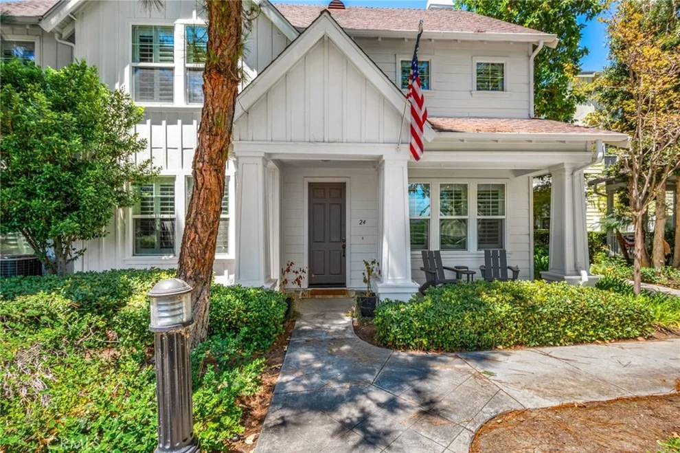 Unit for sale at 24 Thorp Spring, Ladera Ranch, CA 92694