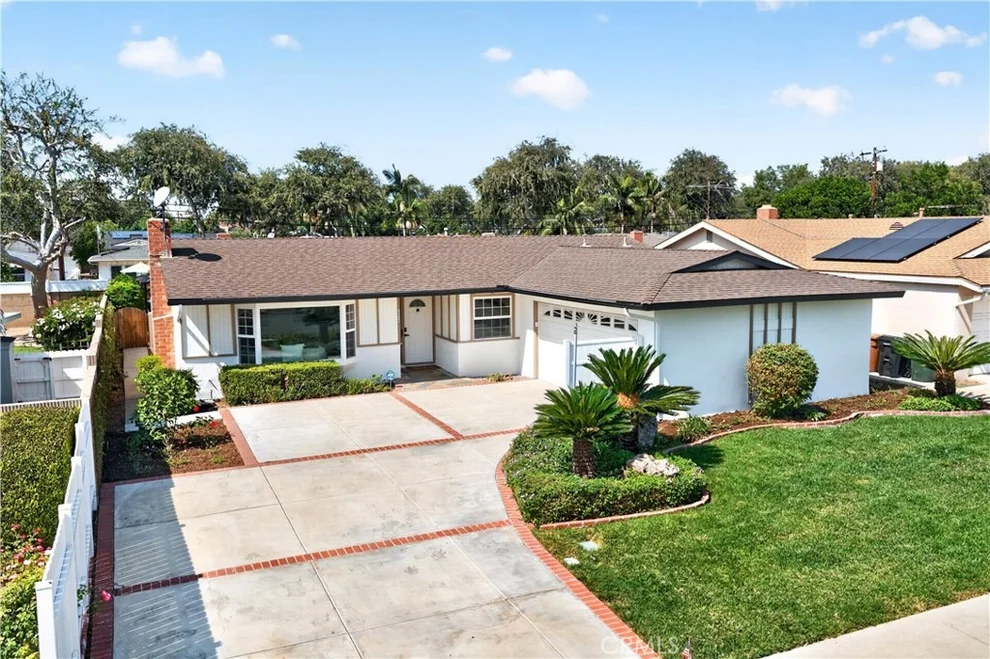 Unit for sale at 527 N Lincoln Avenue, Fullerton, CA 92831