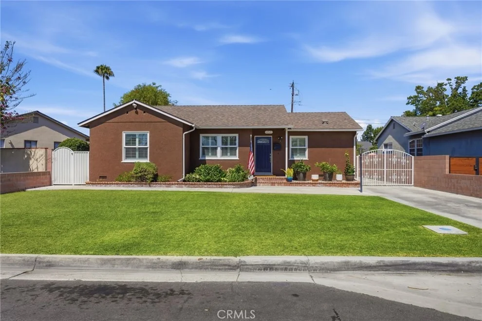 Unit for sale at 10521 Greenbush, Whittier, CA 90604