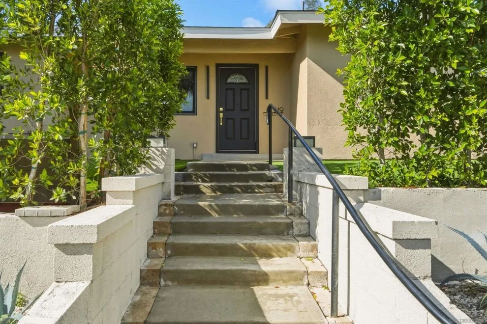 Unit for sale at 519 Camelot Dr, Oceanside, CA 92054