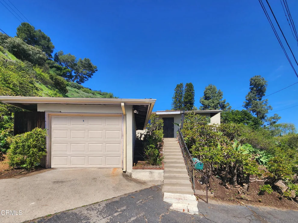 Unit for sale at 3260 Sagamore Way, Los Angeles, CA 90065