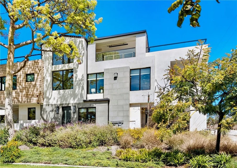 Unit for sale at 400 1/2 Jasmine Avenue, Corona Del Mar, CA 92625