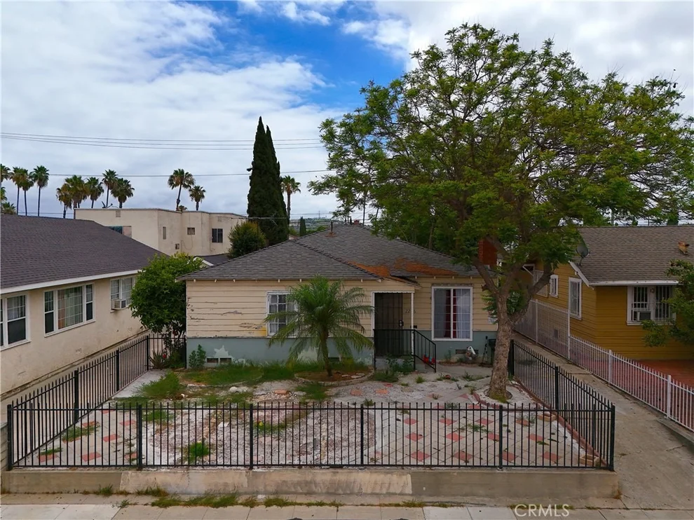 Unit for sale at 2246 Locust, Long Beach, CA 90806