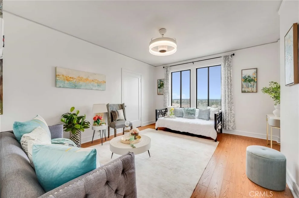 Unit for sale at 315 W 3rd, Long Beach, CA 90802
