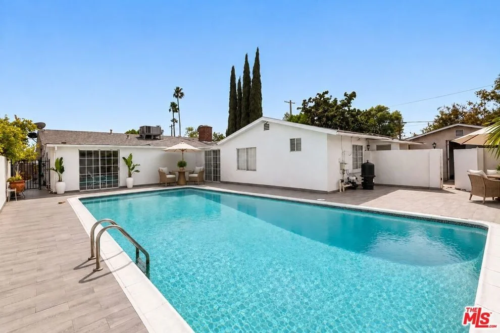 Unit for sale at 11853 Cantara Street, Los Angeles, CA 91605
