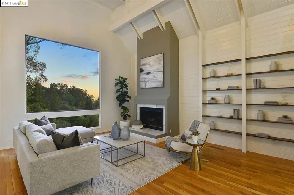 Unit for sale at 6555 Oakwood Dr, Oakland, CA 94611