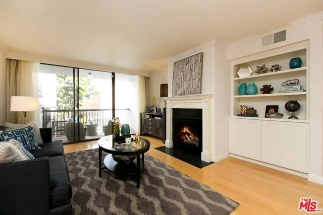 Unit for sale at 906 N DOHENY Drive, West Hollywood, CA 90069