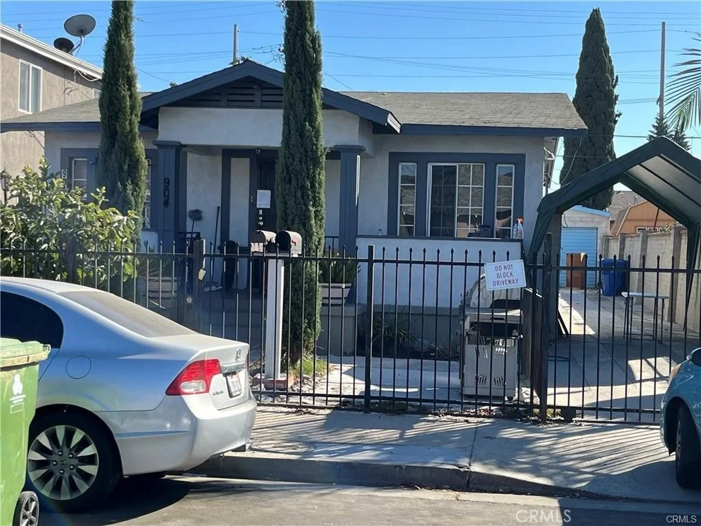 Unit for sale at 904 E 52nd Place, Los Angeles, CA 90011