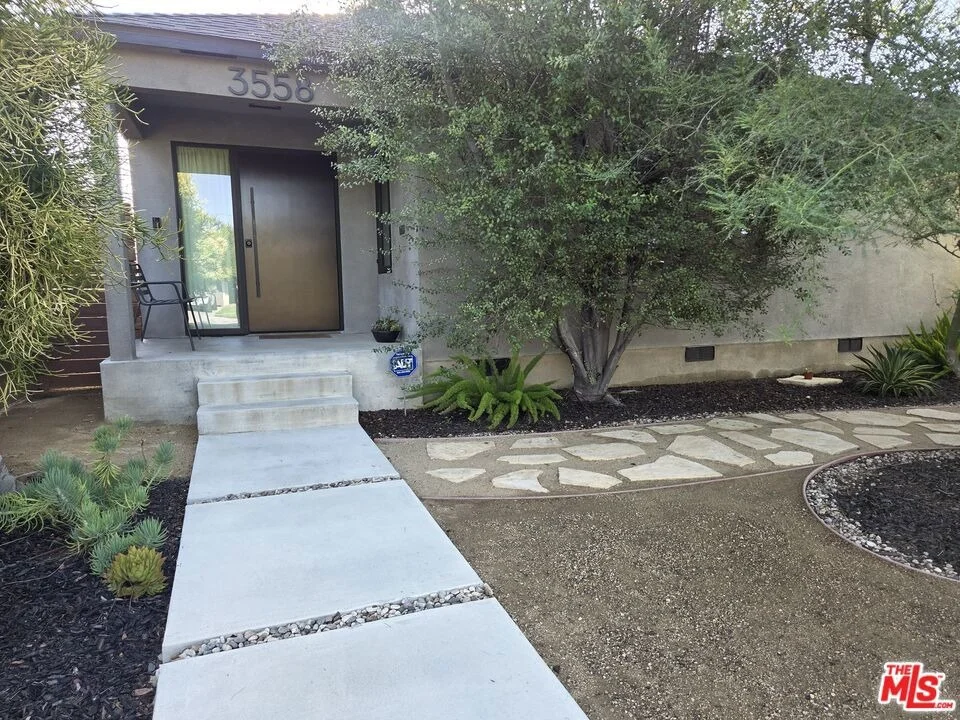 Unit for sale at 3558 S Muirfield Road, Los Angeles, CA 90016