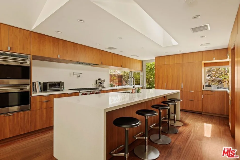 Unit for sale at 840 Leonard Road, Los Angeles, CA 90049