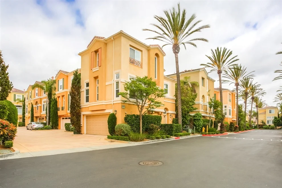 Unit for sale at 12672 Carmel Country Rd, San Diego, CA 92130