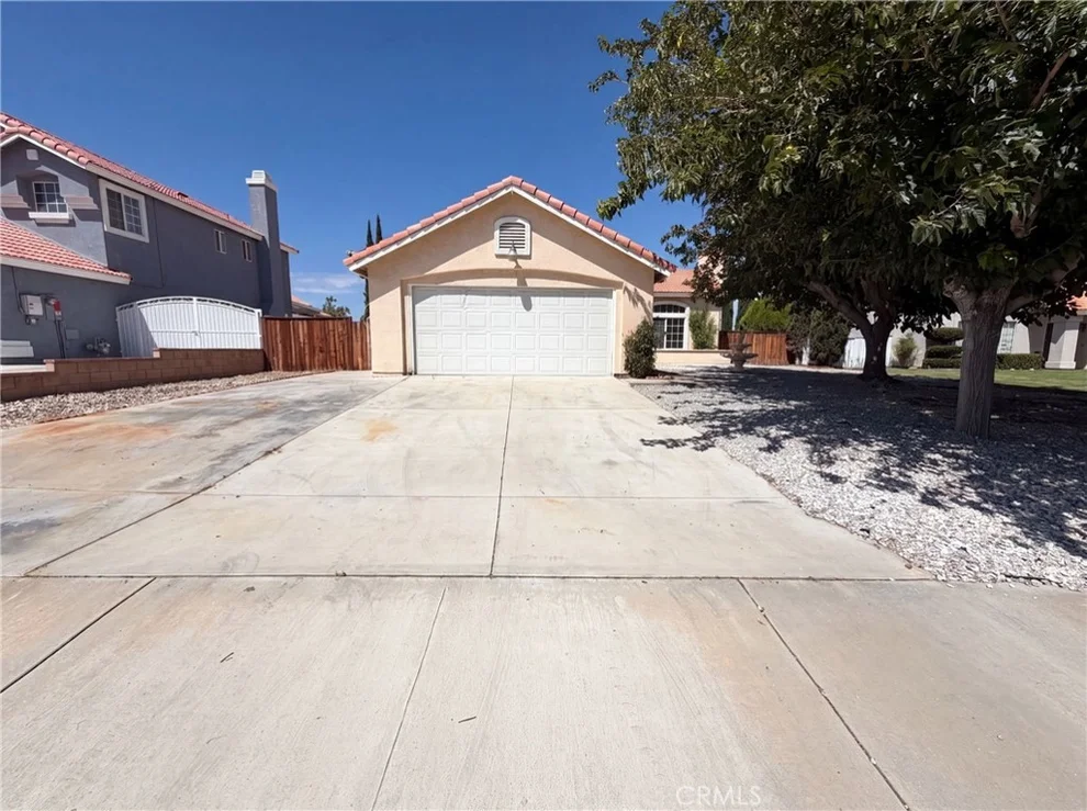 Unit for sale at 13154 Oberlin, Victorville, CA 92392