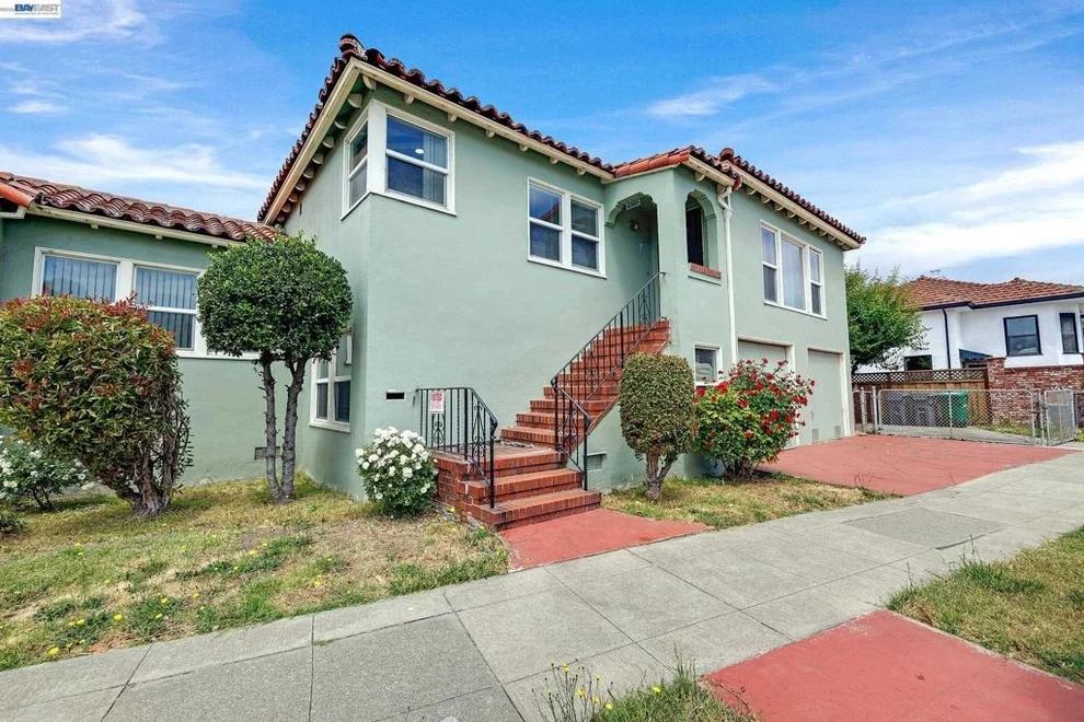 Unit for sale at 5707 Carberry Ave, Oakland, CA 94609