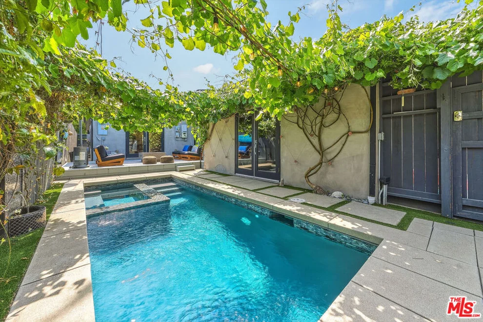 Unit for sale at 3640 Ashwood Avenue, Los Angeles, CA 90066