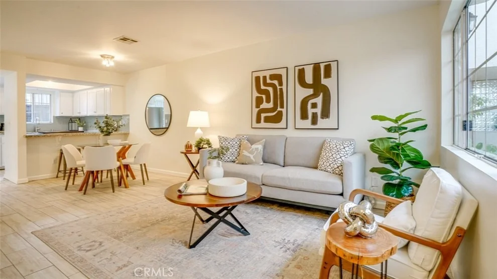 Unit for sale at 305 E Valencia Avenue, Burbank, CA 91502