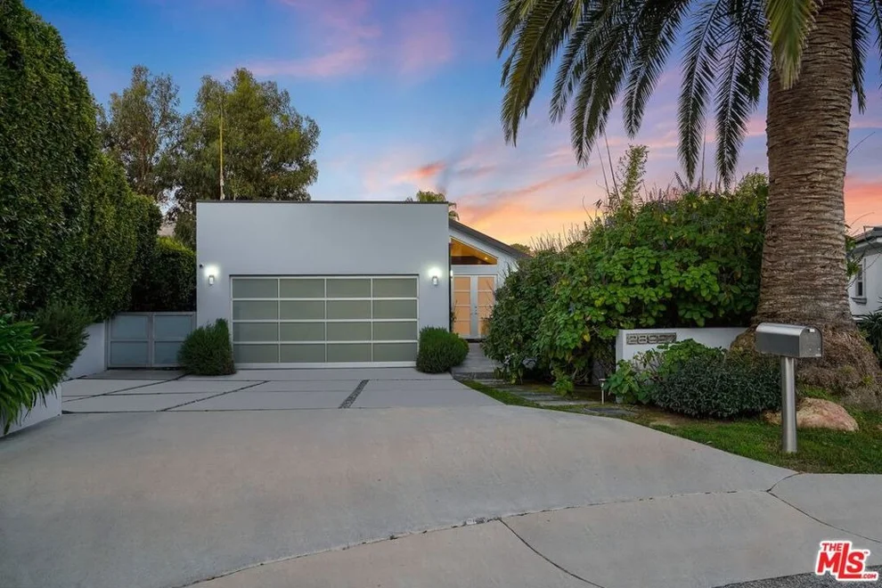 Unit for sale at 28927 W Beach Lane, Malibu, CA 90265