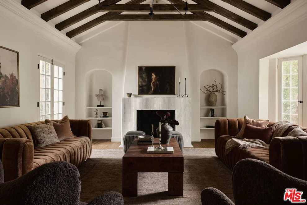 Unit for sale at 1654 N Beverly Drive, Beverly Hills, CA 90210