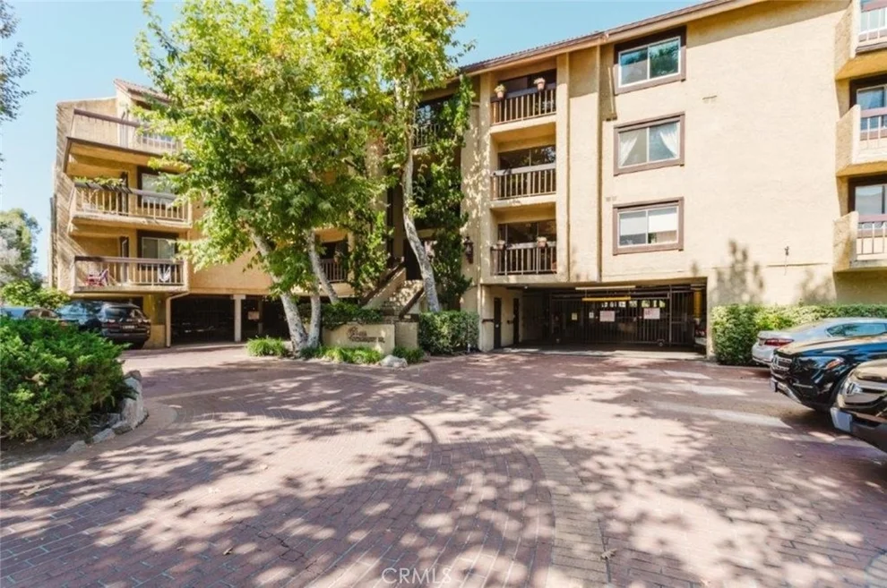 Unit for sale at 3481 Stancrest Drive, Glendale, CA 91208