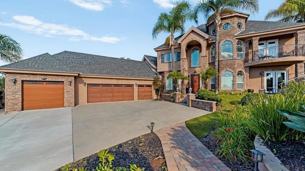 Unit for sale at 2270 Summit Drive, Escondido, CA 92025