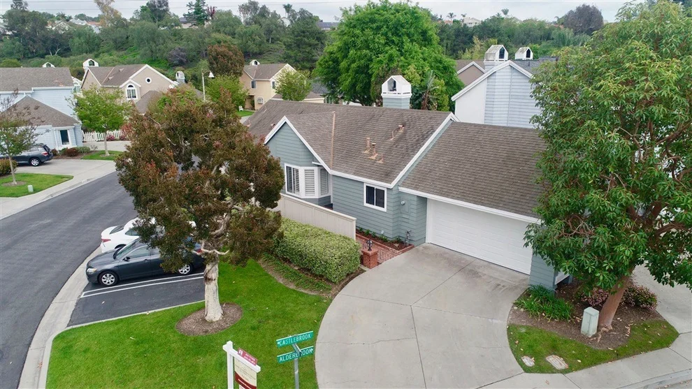Unit for sale at 21662 Alderbrook, Mission Viejo, CA 92692
