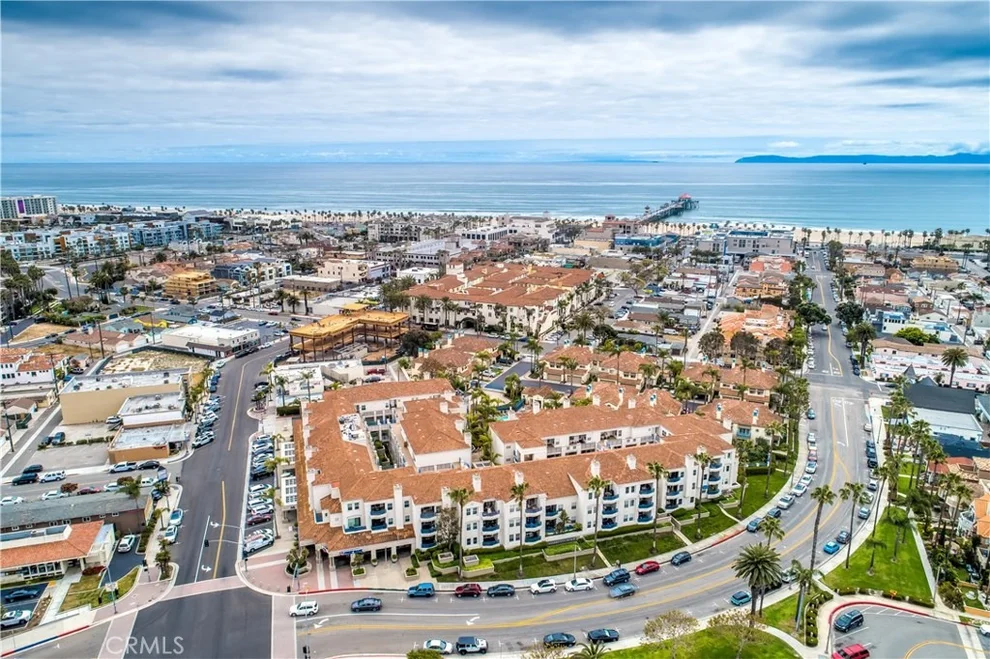 Unit for sale at 415 Townsquare Lane, Huntington Beach, CA 92648