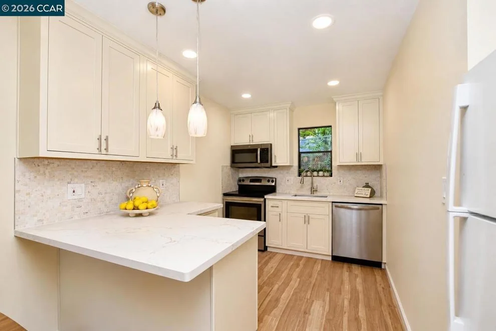 Unit for sale at 395 Camelback Rd, Pleasant Hill, CA 94523