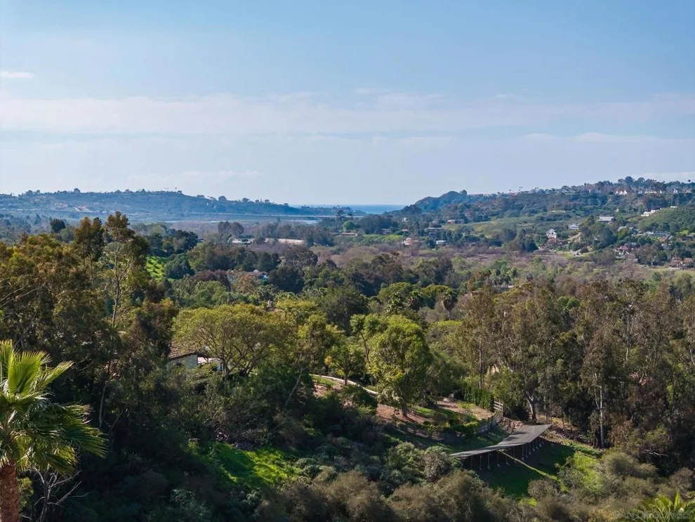 Unit for sale at 18024 Avenida Alondra, Rancho Santa Fe, CA 92067