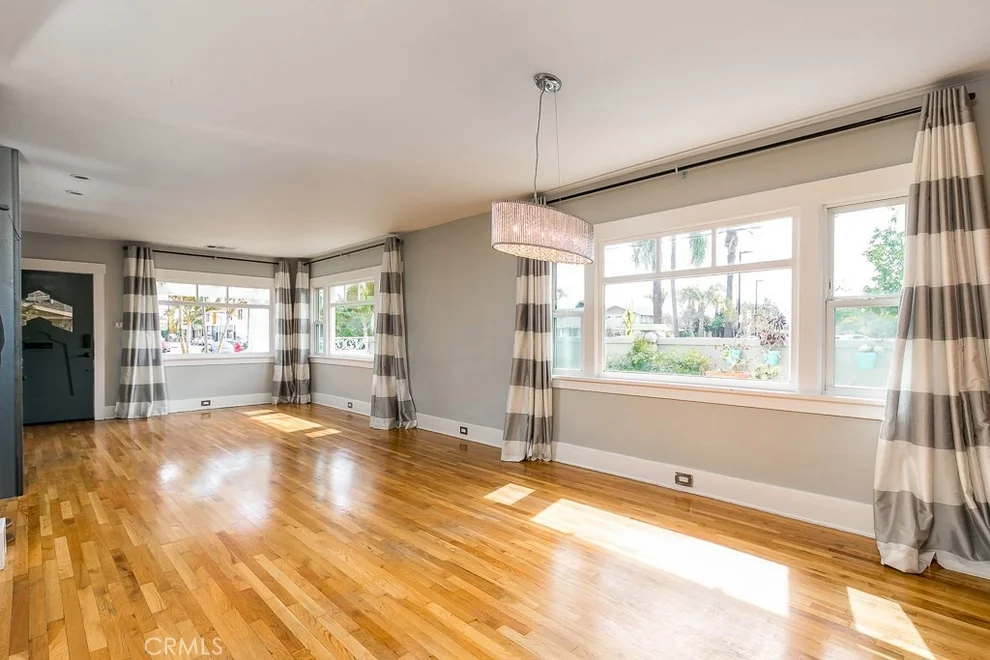 Unit for sale at 405 Orizaba Avenue, Long Beach, CA 90814