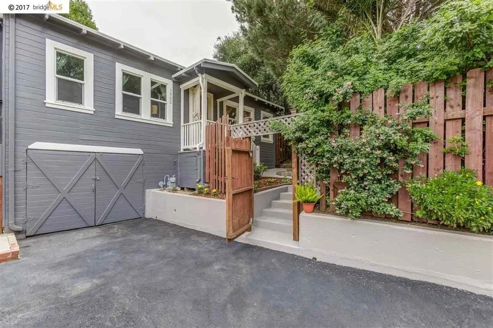 Unit for sale at 3900 Altamont Ave, Oakland, CA 94605