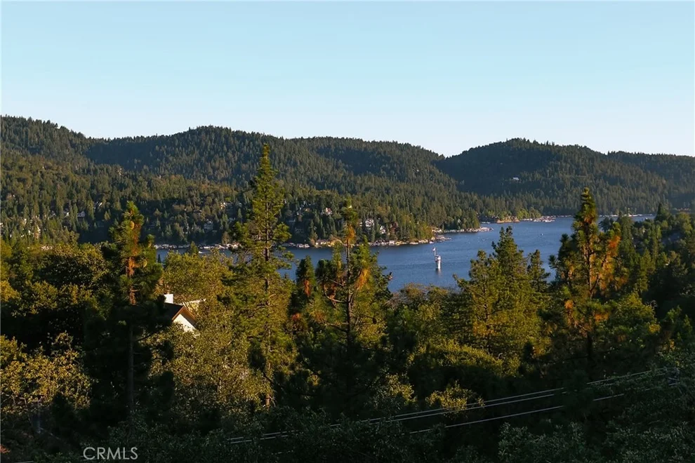 Unit for sale at 1239 Yosemite, Lake Arrowhead, CA 92352