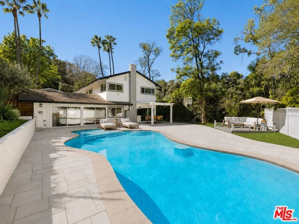 Unit for sale at 3430 Loadstone Drive, Los Angeles, CA 91403