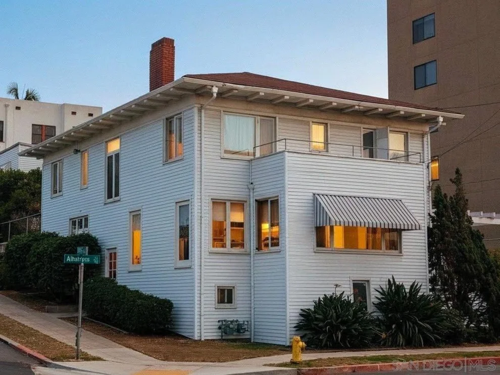 Unit for sale at 2561 Albatross St, San Diego, CA 92101