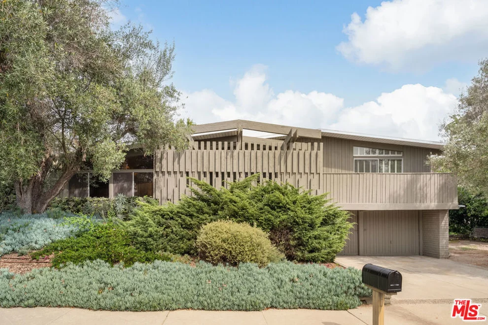 Unit for sale at 2320 Westridge Road, Los Angeles, CA 90049
