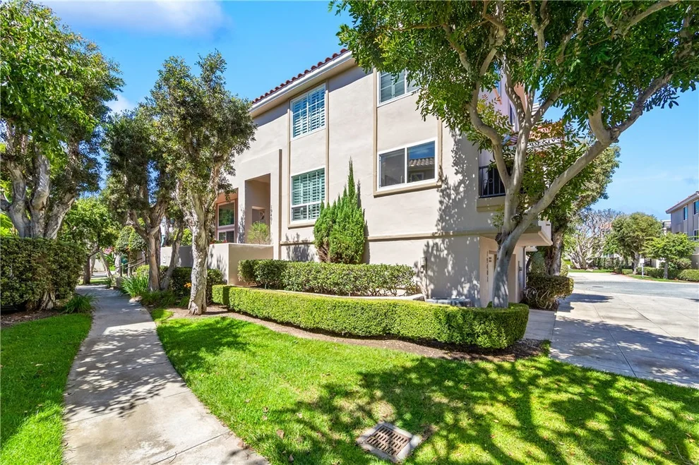 Unit for sale at 19401 Merion Circle, Huntington Beach, CA 92648