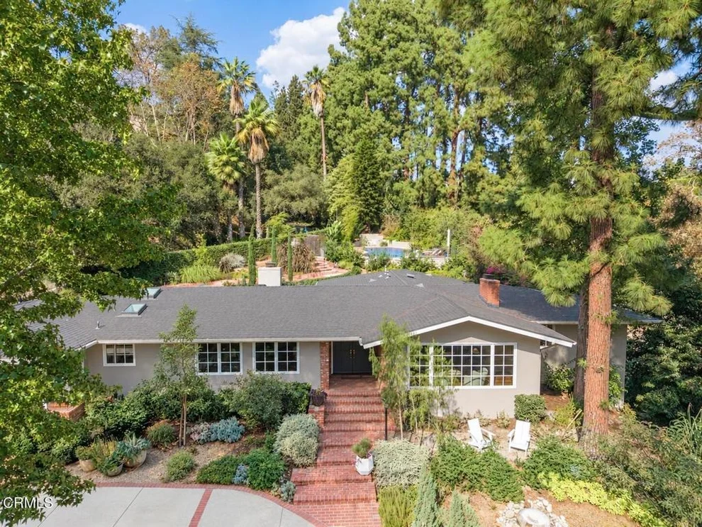 Unit for sale at 250 N San Rafael Avenue, Pasadena, CA 91105