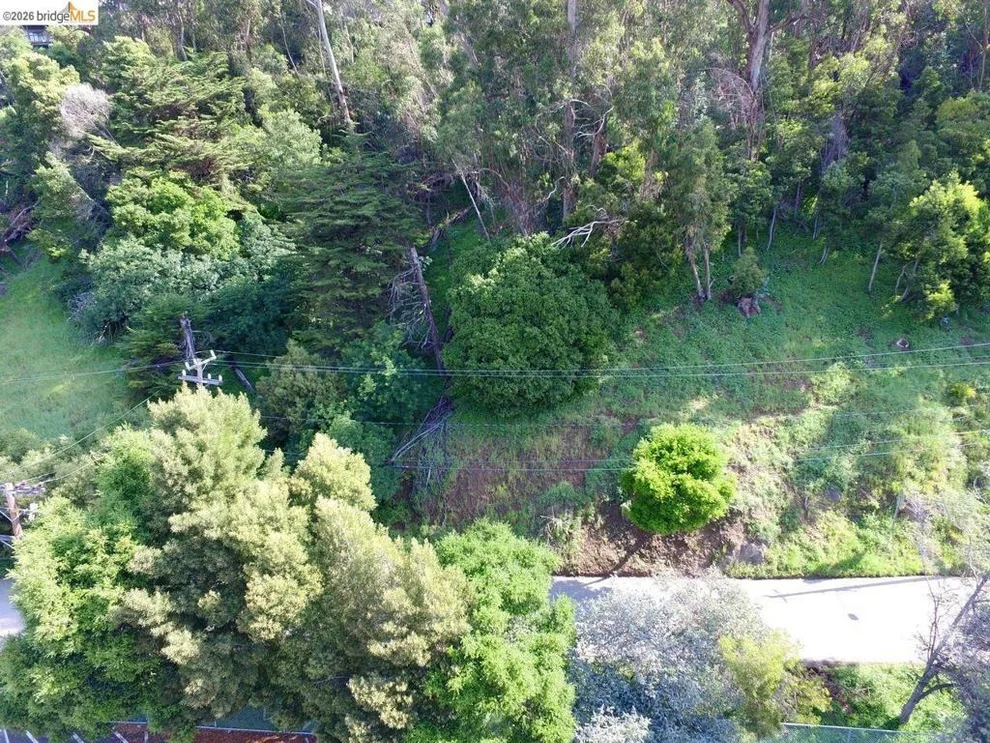 Unit for sale at Scout Rd, Oakland, CA 94611