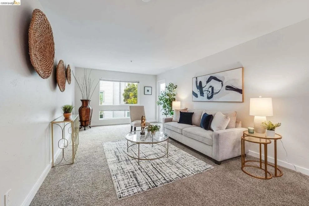 Unit for sale at 6400 Christie Ave, Emeryville, CA 94608