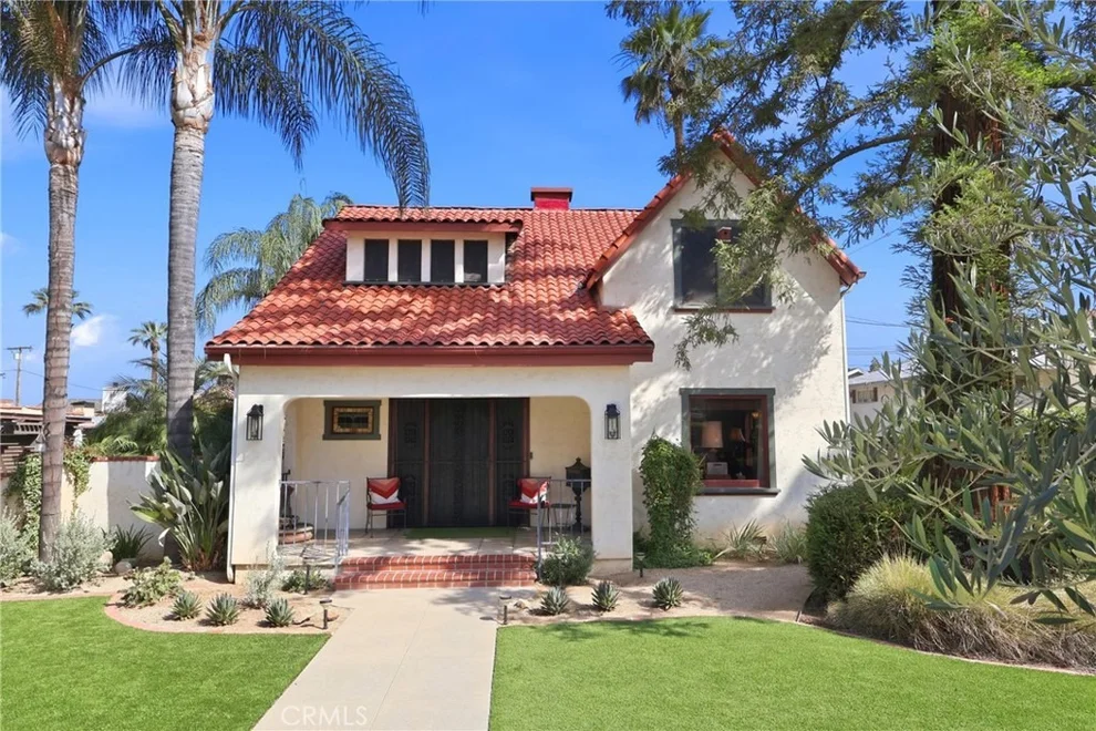 Unit for sale at 18 W Cypress Avenue, Redlands, CA 92373