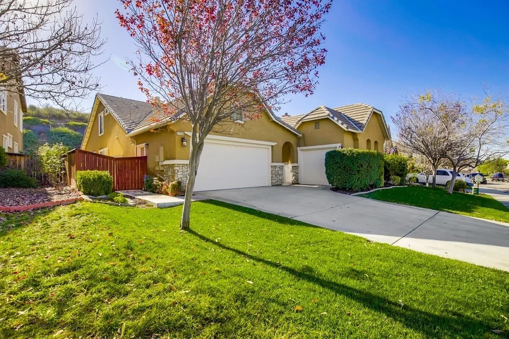 Unit for sale at 27430 Carlton Oaks St, Murrieta, CA 92562