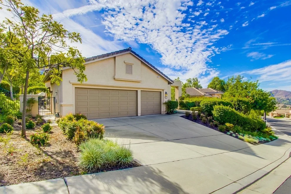 Unit for sale at 831 Calle Montera, Escondido, CA 92025