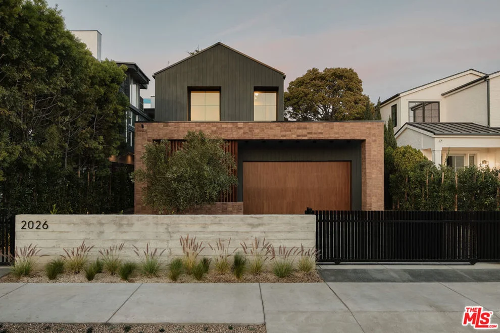 Unit for sale at 2026 Louella Avenue, Venice, CA 90291