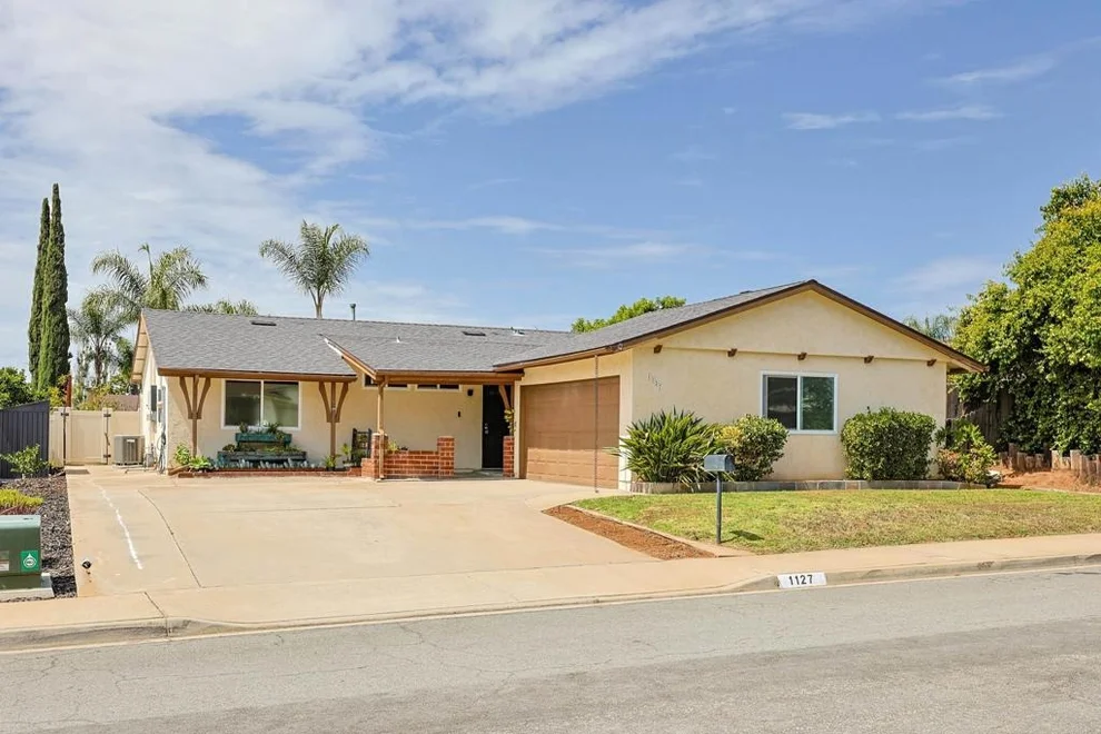 Unit for sale at 1127 Paula Way, Escondido, CA 92027