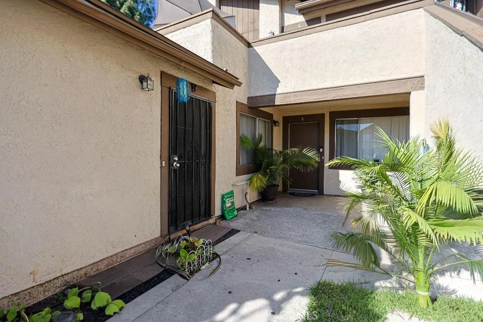Unit for sale at 1031 W Central, Santa Ana, CA 92707