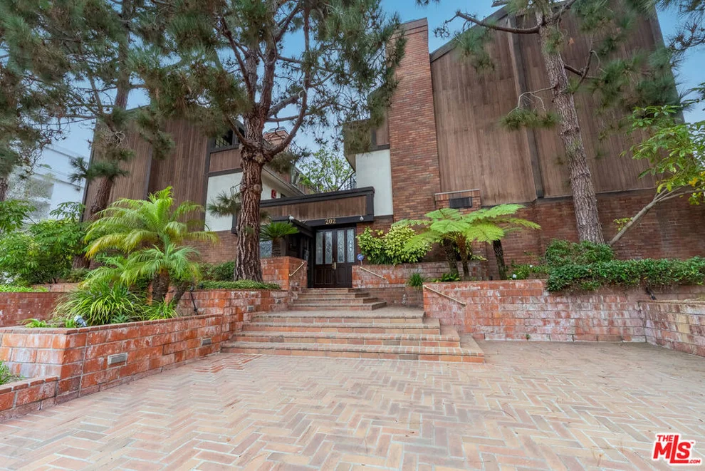 Unit for sale at 202 San Vicente Boulevard, Santa Monica, CA 90402