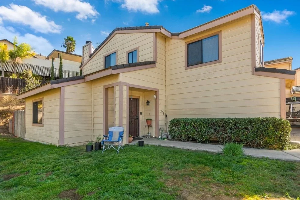 Unit for sale at 278 Durian St., Vista, CA 92083