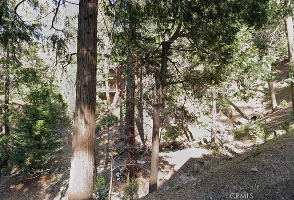 Unit for sale at 24148 Cresta, Crestline, CA 92325