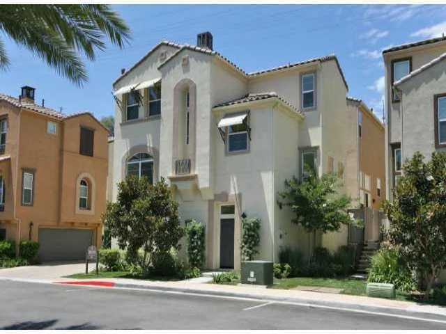 Unit for sale at 2916 Villas Way, San Diego, CA 92108